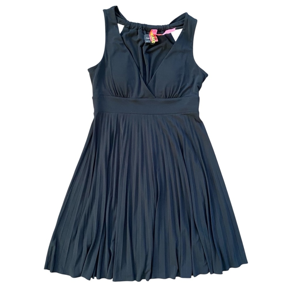 Max & Cleo Black Pleated Sleeveless V-Neck Mini Cocktail Party Dress Size 2